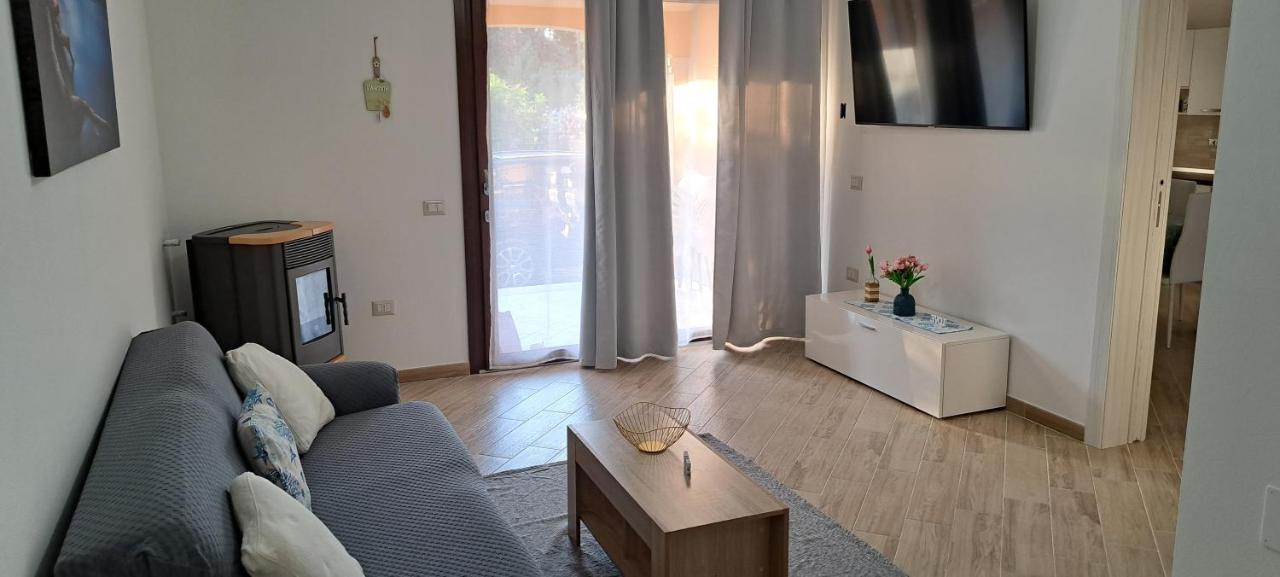 Ferienwohnung Casa Terra Del Sole Pula Exterior foto